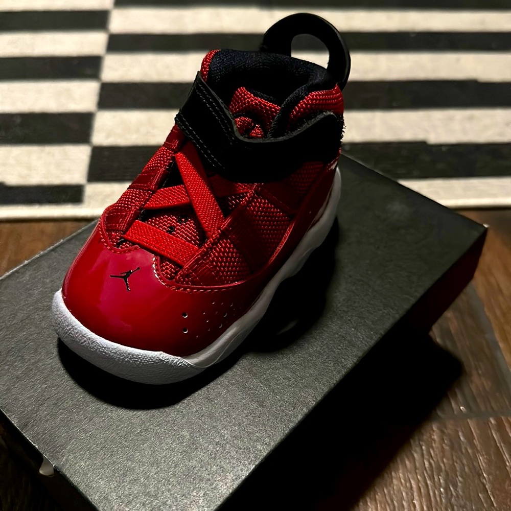 Jordan 6 … worn once! No scuff marks, they look brand new!